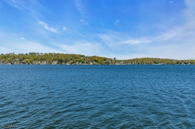 497 Windemere Ave, Mount Arlington Boro, NJ 07856
