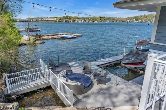 497 Windemere Ave, Mount Arlington Boro, NJ 07856