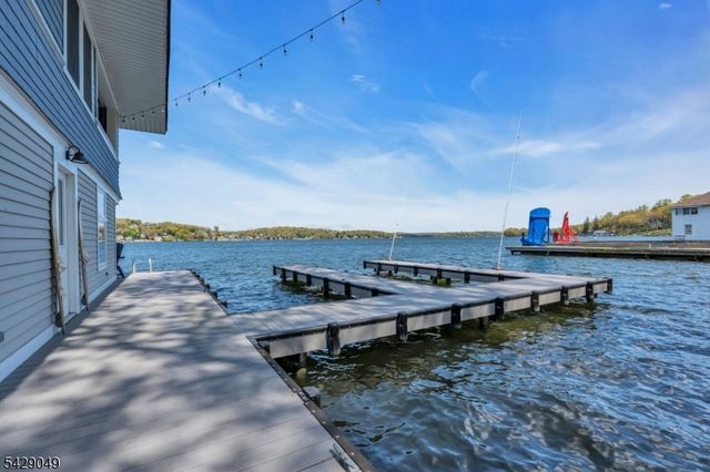497 Windemere Ave, Mount Arlington Boro, NJ 07856