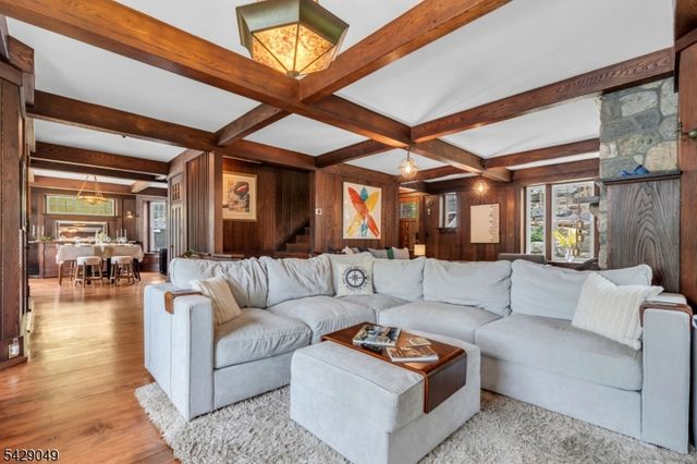 497 Windemere Ave, Mount Arlington Boro, NJ 07856