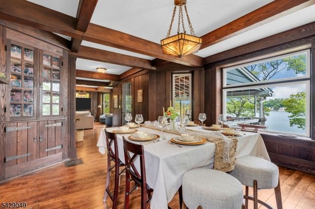 497 Windemere Ave, Mount Arlington Boro, NJ 07856