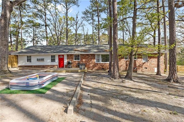 2125 Forest Hills Drive, Fayetteville, NC 28303