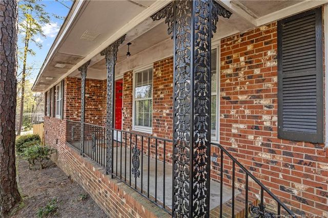 2125 Forest Hills Drive, Fayetteville, NC 28303