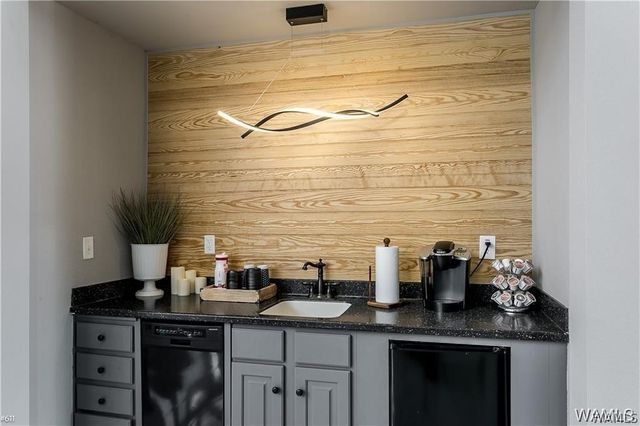 210 15th E 28, Tuscaloosa, AL 35401