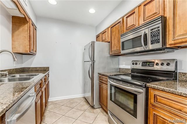 210 15th E 28, Tuscaloosa, AL 35401