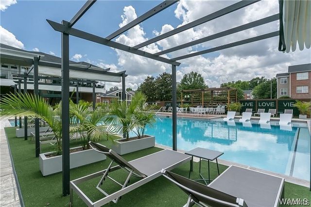 210 15th E 28, Tuscaloosa, AL 35401