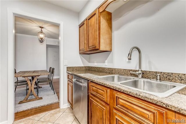 210 15th E 28, Tuscaloosa, AL 35401