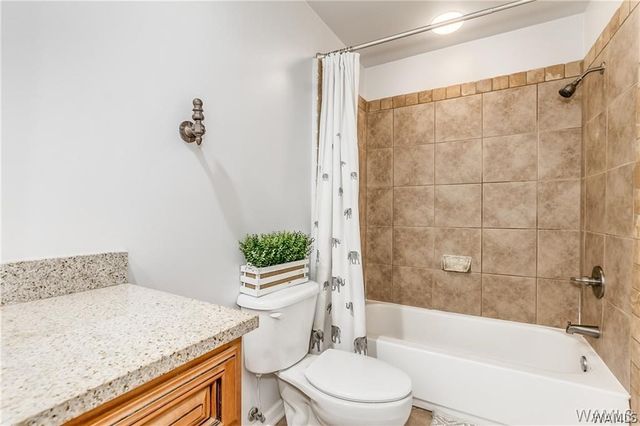 210 15th E 28, Tuscaloosa, AL 35401