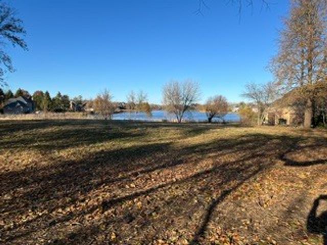 6878 September Boulevard, Long Grove, IL 60047
