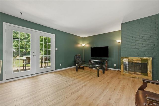 66 N Emerson Avenue, Copiague, NY 11726