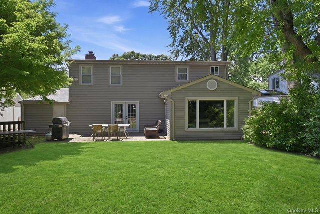 66 N Emerson Avenue, Copiague, NY 11726