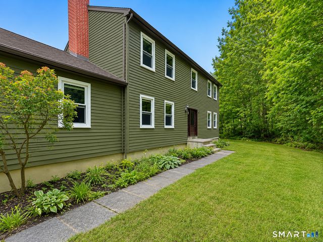 26 Mountain Laurel Lane, Newtown, CT 06482