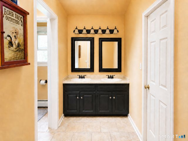 26 Mountain Laurel Lane, Newtown, CT 06482