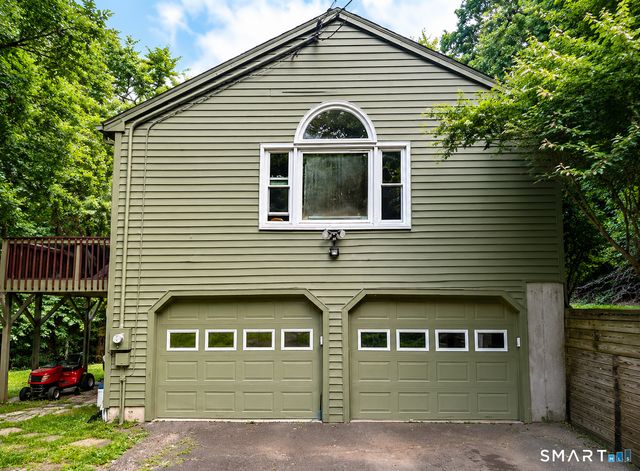 26 Mountain Laurel Lane, Newtown, CT 06482