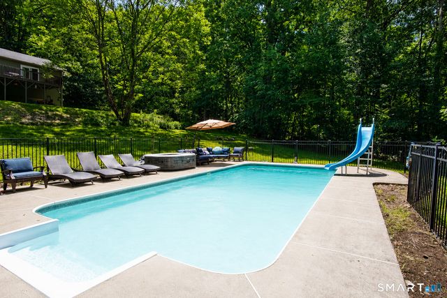 26 Mountain Laurel Lane, Newtown, CT 06482