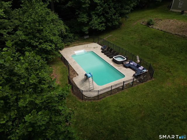 26 Mountain Laurel Lane, Newtown, CT 06482