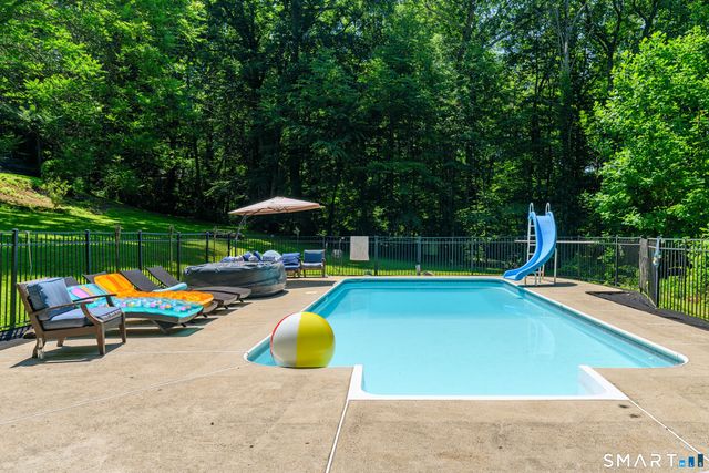 26 Mountain Laurel Lane, Newtown, CT 06482
