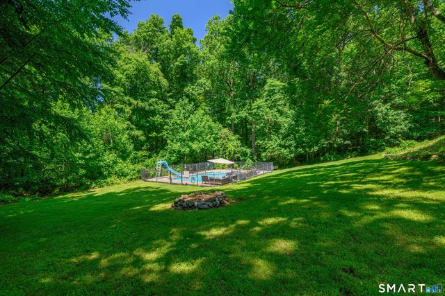 26 Mountain Laurel Lane, Newtown, CT 06482