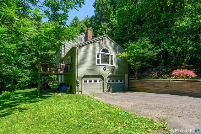 26 Mountain Laurel Lane, Newtown, CT 06482