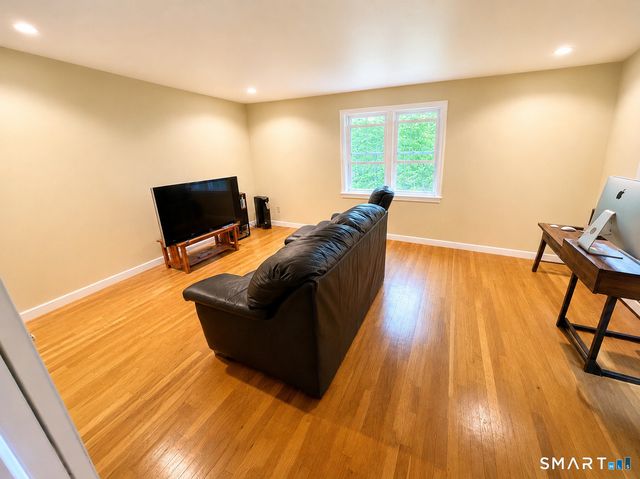 26 Mountain Laurel Lane, Newtown, CT 06482