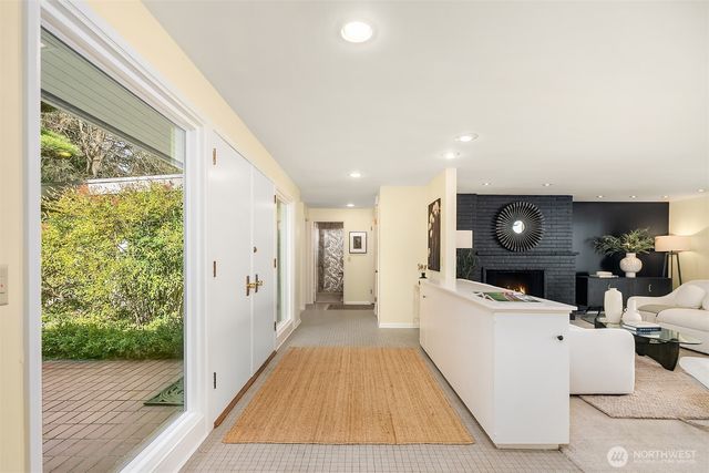 6555 NE Windermere Road, Seattle, WA 98105