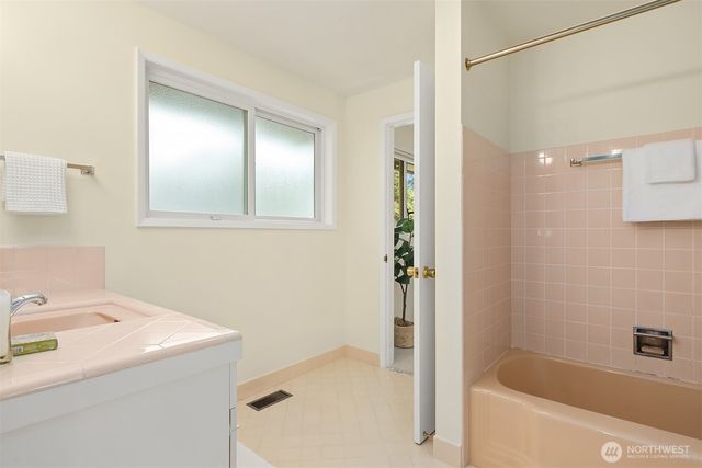 6555 NE Windermere Road, Seattle, WA 98105