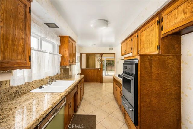 1830 W Chalet Avenue, Anaheim, CA 92804