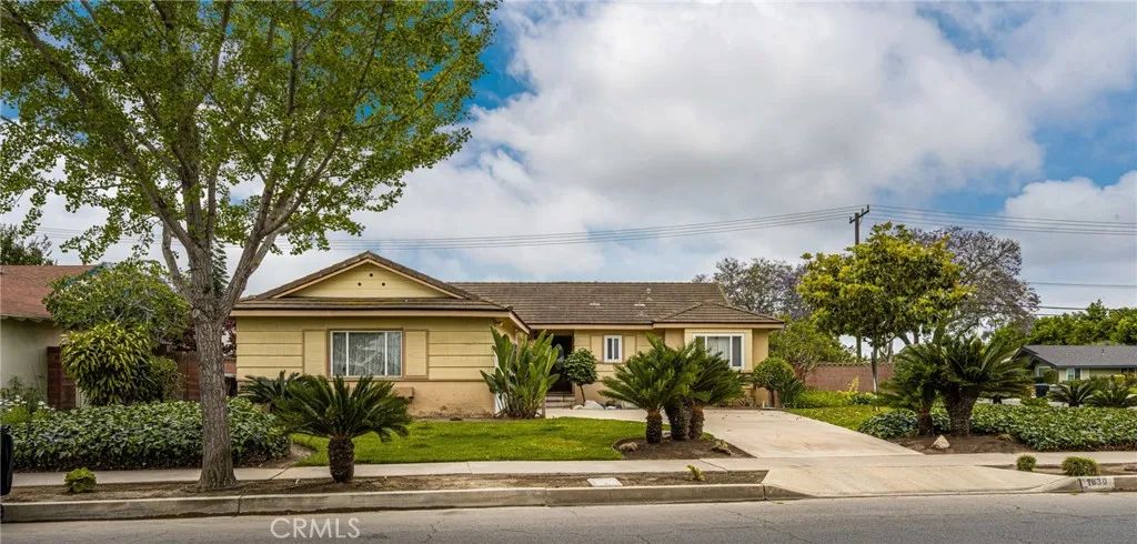 1830 W Chalet Avenue, Anaheim, CA 92804