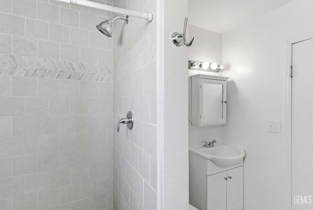 731 Shalimar Drive, Bakersfield, CA 93306