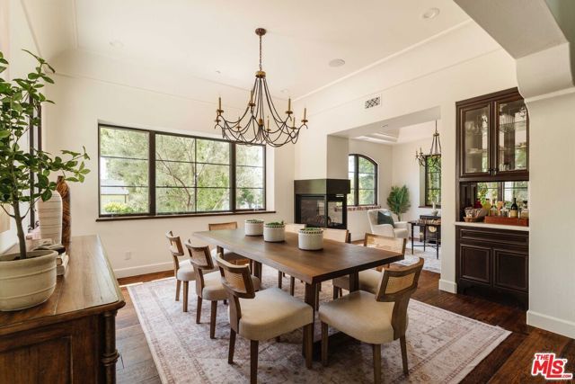16037 Junaluska Way, Pacific Palisades (los Angeles), CA 90272