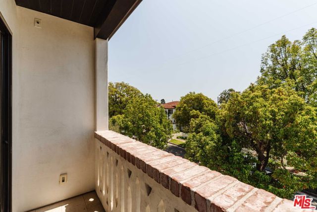 16037 Junaluska Way, Pacific Palisades (los Angeles), CA 90272