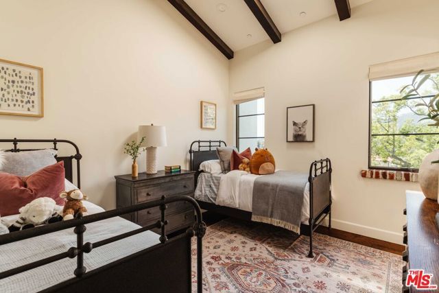 16037 Junaluska Way, Pacific Palisades (los Angeles), CA 90272