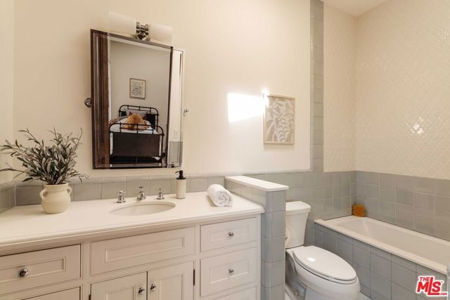 16037 Junaluska Way, Pacific Palisades (los Angeles), CA 90272