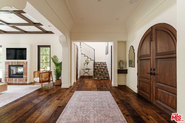 16037 Junaluska Way, Pacific Palisades (los Angeles), CA 90272