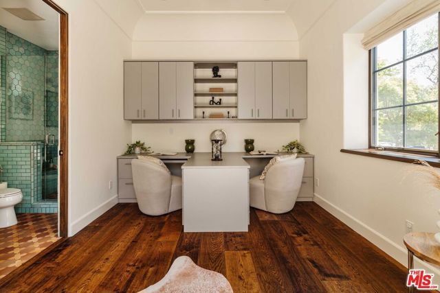 16037 Junaluska Way, Pacific Palisades (los Angeles), CA 90272