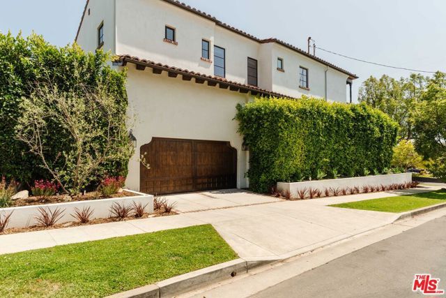 16037 Junaluska Way, Pacific Palisades (los Angeles), CA 90272