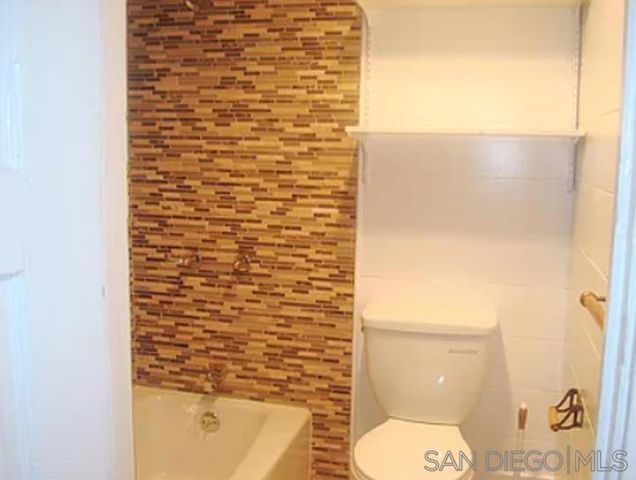 2220 Rosecrans, Point Loma, CA 92106