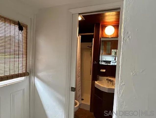 2220 Rosecrans, Point Loma, CA 92106