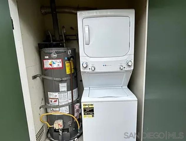 2220 Rosecrans, Point Loma, CA 92106
