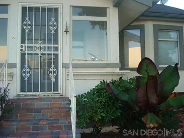 2220 Rosecrans, Point Loma, CA 92106