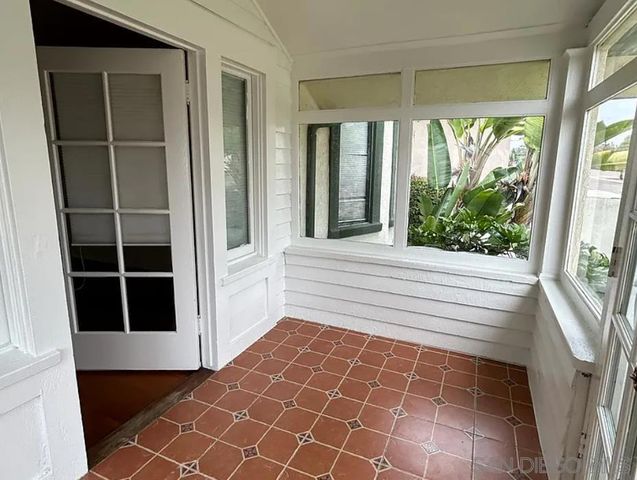 2220 Rosecrans, Point Loma, CA 92106