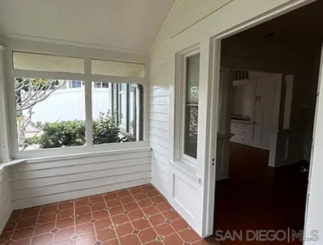 2220 Rosecrans, Point Loma, CA 92106
