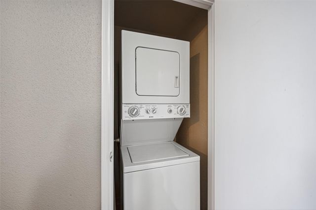 2121 Hepburn Street 1112, Houston, TX 77054