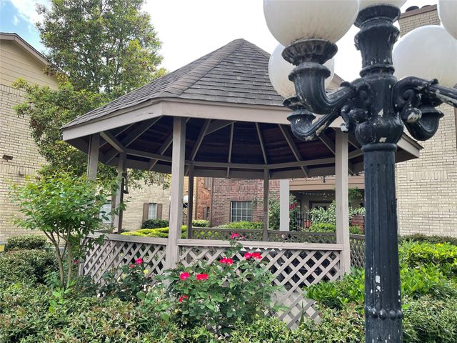 2121 Hepburn Street 1112, Houston, TX 77054