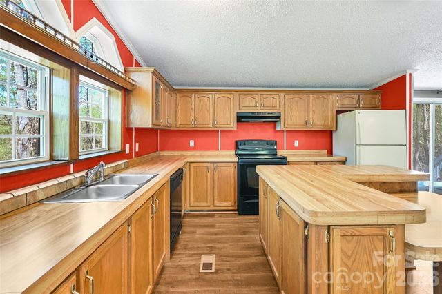 98 Fork Ridge Lane, Hendersonville, NC 28792