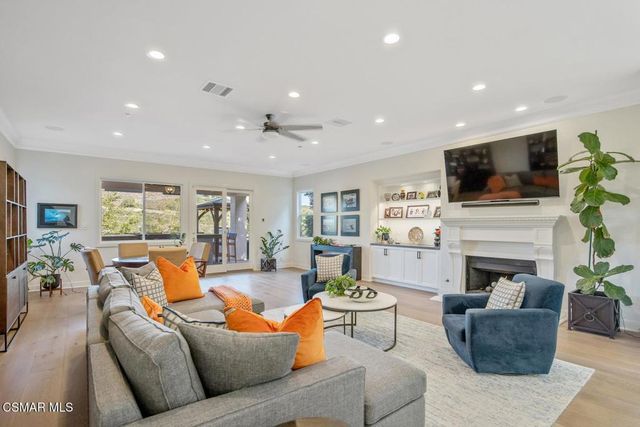 7124 Trevino Drive, Moorpark, CA 93021