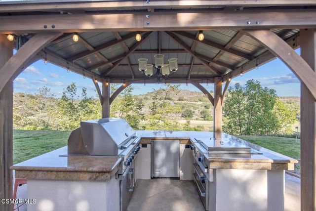 7124 Trevino Drive, Moorpark, CA 93021