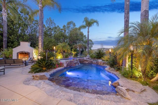 7124 Trevino Drive, Moorpark, CA 93021