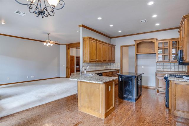 2408 Auburn Court, Edmond, OK 73012