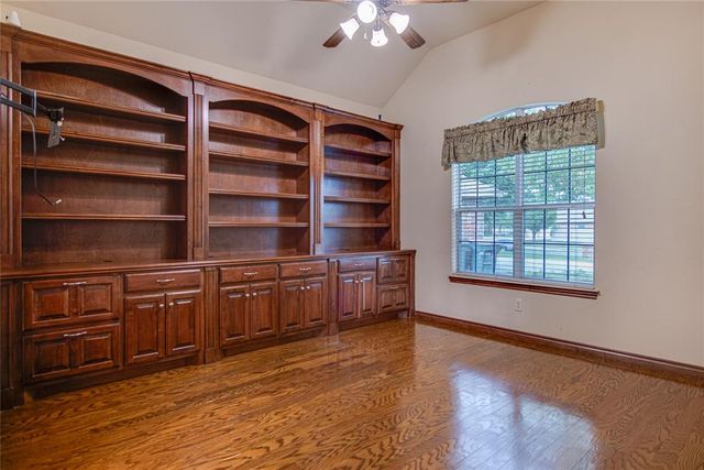 2408 Auburn Court, Edmond, OK 73012